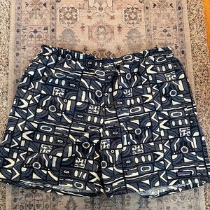 Patagonia Men's Baggies Longs 7" -New Visions: New Navy pattern.